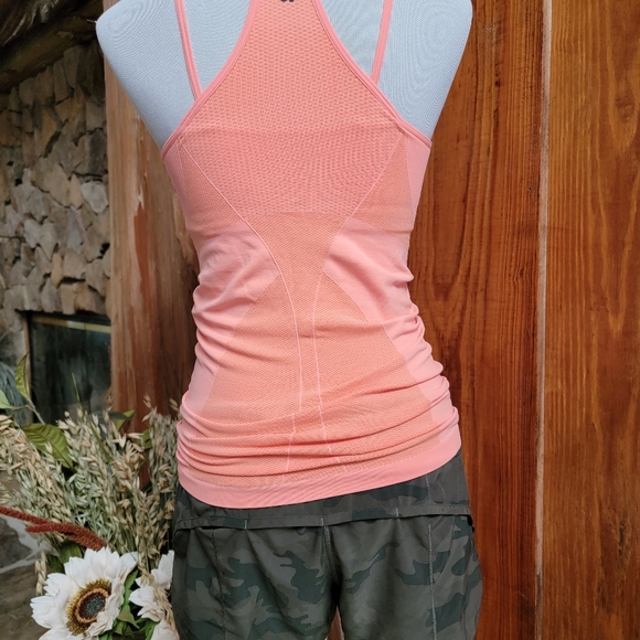 NWOT SWEATY BETTY YOGA TOP WITH SHELF BRA WITH PADS  SIZE SMALL - Picture 2 of 5